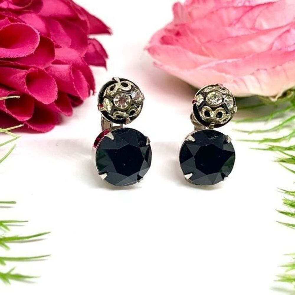 VINTAGE⚜️Black Faceted Crystal Clip Earrings By Vogue